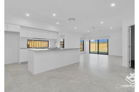 Property photo of 5 Legacy Drive Flinders View QLD 4305