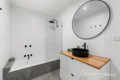 Property photo of 25 Thaxted Parade Wantirna VIC 3152