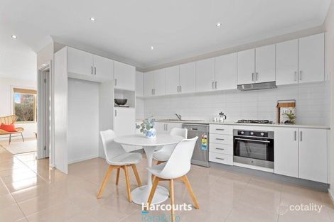 Property photo of 9/1 Hyde Park Avenue Craigieburn VIC 3064