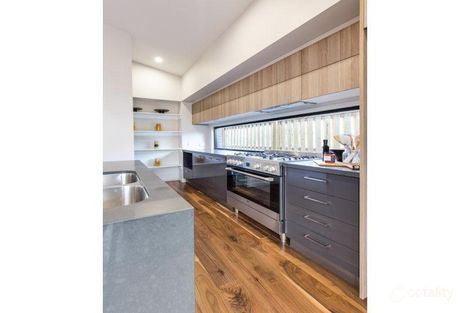 Property photo of 17 Scholard Crescent Bridgeman Downs QLD 4035