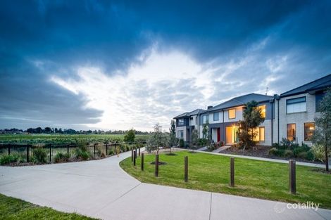 30 Murgese Cct, Clyde North, VIC 3978