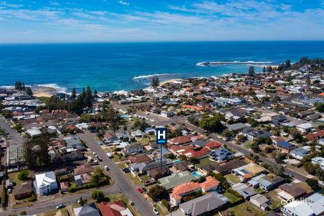 Property photo of 17 Yethonga Avenue Blue Bay NSW 2261