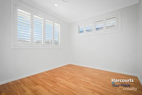 Property photo of 11/30 Australis Drive Ropes Crossing NSW 2760