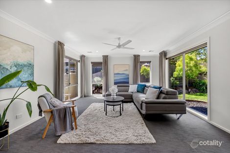 Property photo of 7 Laurence Close Jerrabomberra NSW 2619