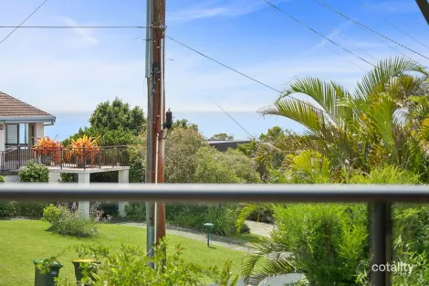 Property photo of 8 Sandy Beach Road Korora NSW 2450