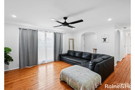 Property photo of 1 Unicomb Close Rutherford NSW 2320