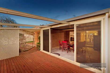 Property photo of 8 Peppertree Street Keysborough VIC 3173