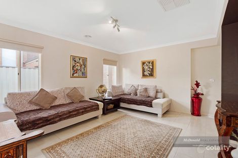 Property photo of 8 Peppertree Street Keysborough VIC 3173