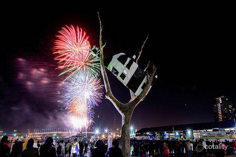 Property photo of 1401/815 Bourke Street Docklands VIC 3008