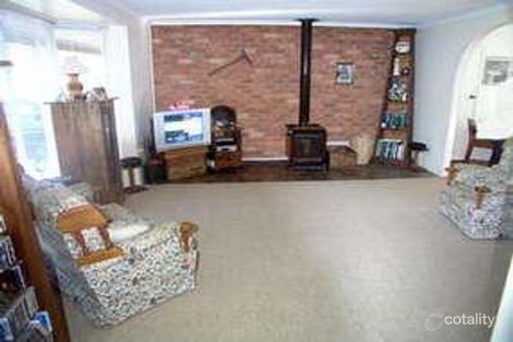 Property photo of 3 Bampton Avenue Illawong NSW 2234