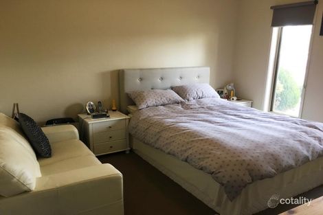 Property photo of 16 Landini Circuit Cranbourne North VIC 3977