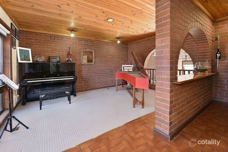 Property photo of 4 Camlarni Close Avondale Heights VIC 3034