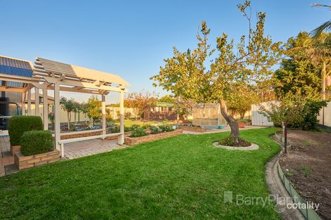 Property photo of 31 John Hunter Drive Endeavour Hills VIC 3802