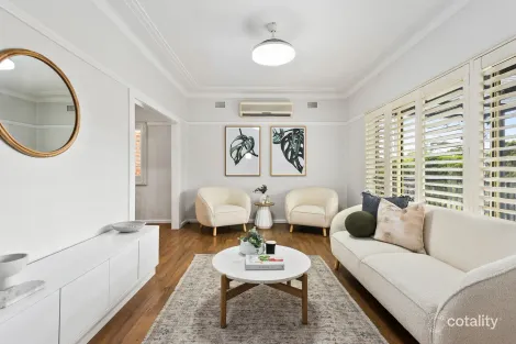 Property photo of 222 Gladstone Avenue Mount Saint Thomas NSW 2500