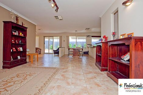 Property photo of 5 Woodview Retreat Caversham WA 6055