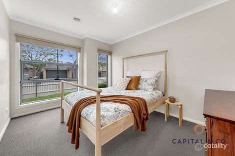 Property photo of 7 Ambleside Link Doreen VIC 3754