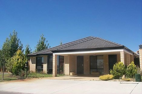 2 Mcguigan Cir, Redcliffe, WA 6104