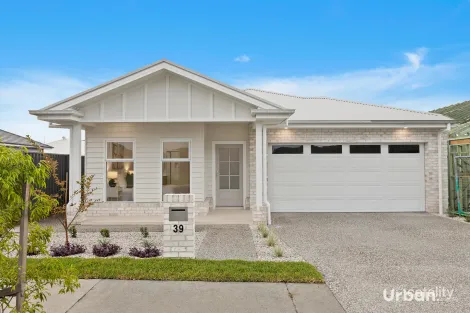Property photo of 39 Bowral Crescent Tullimbar NSW 2527