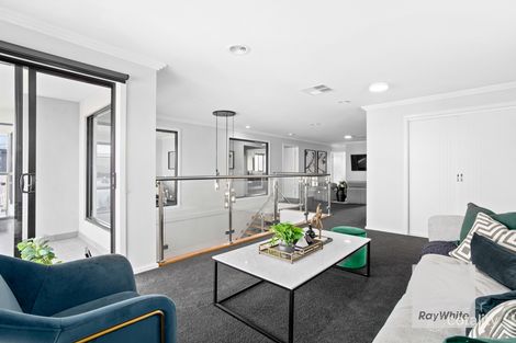 Property photo of 15 Taradale Crescent Fraser Rise VIC 3336