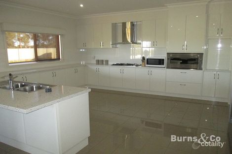 Property photo of 15 Shaddock Court Ouyen VIC 3490