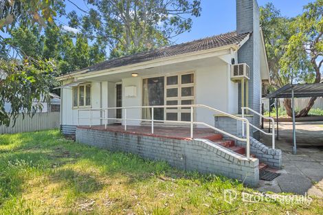 Property photo of 1 Wangalla Place Koongamia WA 6056