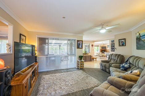 39 Topsail Cct, Banksia Beach, QLD 4507