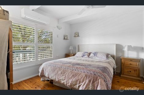 Property photo of 5 Bundilla Parade Berkeley Vale NSW 2261