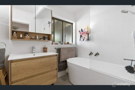 Property photo of 5 Bundilla Parade Berkeley Vale NSW 2261