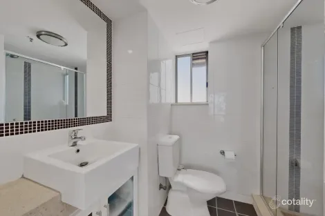 Property photo of 23/20 Cronin Avenue Main Beach QLD 4217