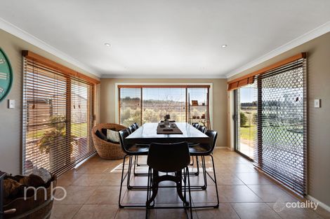 Property photo of 8 Bluett Close Forest Reefs NSW 2798