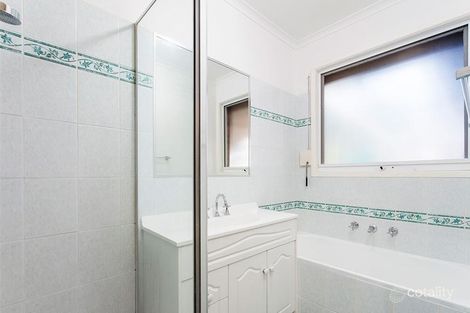 Property photo of 4 Carlita Close Mill Park VIC 3082