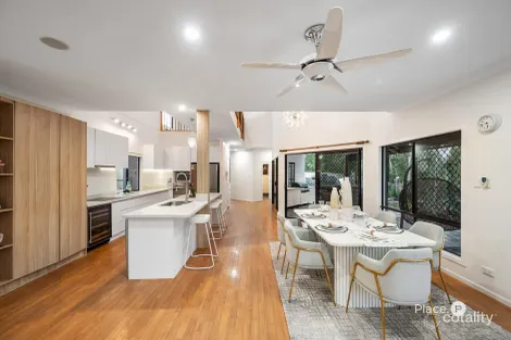 Property photo of 28 Melaleuca Place Carindale QLD 4152