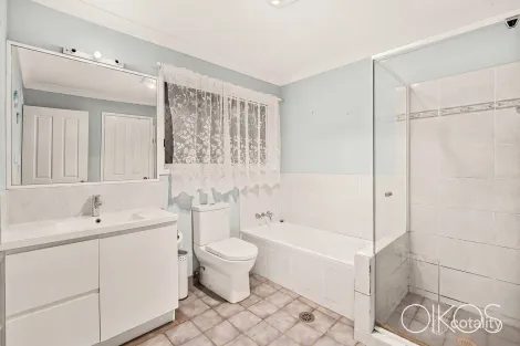 Property photo of 11 Emuglen Place Ferny Grove QLD 4055