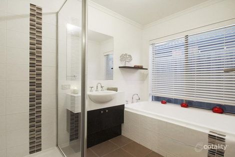 Property photo of 11 Ebony Street Cranbourne VIC 3977