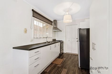 Property photo of 18 Debenham Drive St Albans VIC 3021