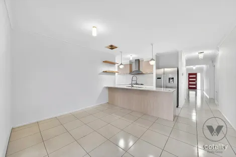 Property photo of 16 Barlow Circuit Tarneit VIC 3029