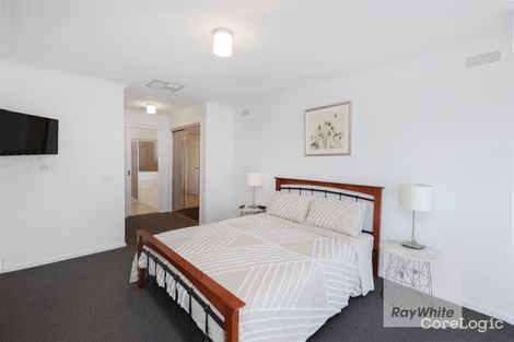 Property photo of 35 Cassandra Drive Gladstone Park VIC 3043