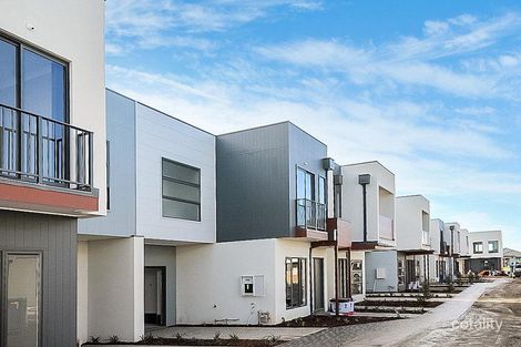 Property photo of 15 Queenie Way Cranbourne West VIC 3977