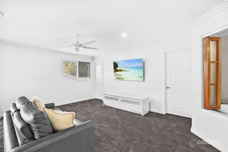 Property photo of 30 Portrush Crescent Luddenham NSW 2745