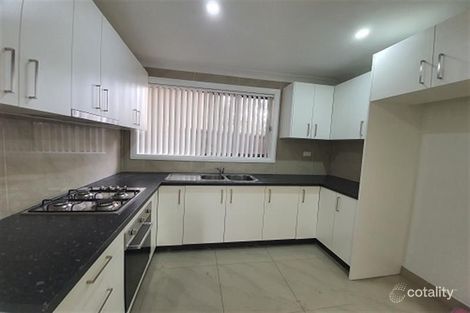 Property photo of 5 Robinson Close Lurnea NSW 2170