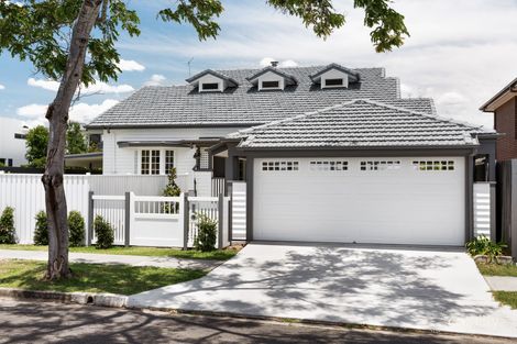 5 Sandon St, Graceville, QLD 4075