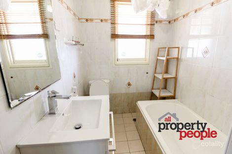 Property photo of 2 Boree Place Macquarie Fields NSW 2564