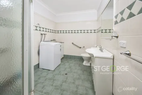 Property photo of 4/599-603 Forest Road Peakhurst NSW 2210