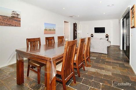 Property photo of 6 Steamtrain Close Sydenham VIC 3037
