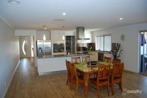 Property photo of 2 Adoni Green Yarrawonga VIC 3730