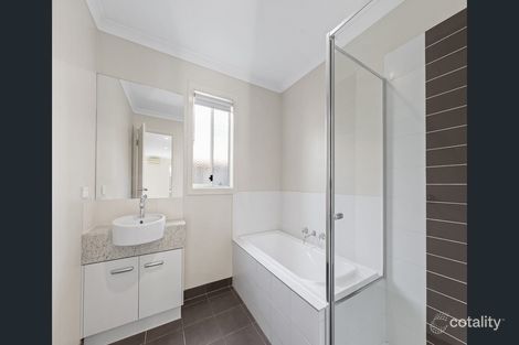 Property photo of 14 Sinclair Crescent Tarneit VIC 3029