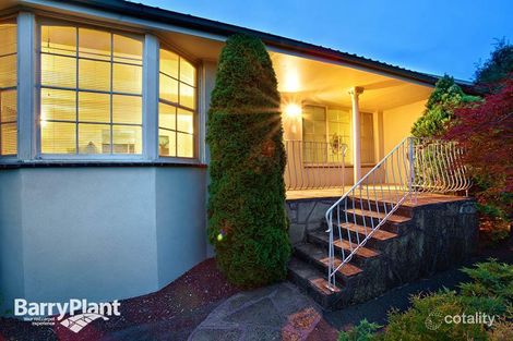 27 Cobden Cres, Lilydale, VIC 3140