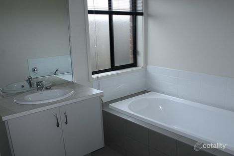 Property photo of 8 Somerset Place Inverloch VIC 3996