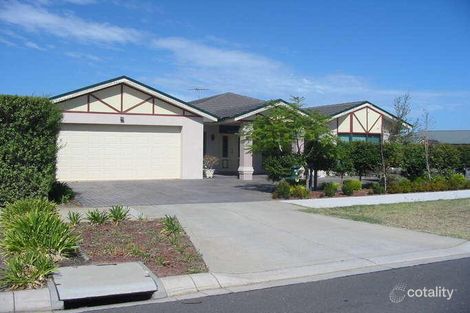 44 Tasman Cres, Taylors Lakes, VIC 3038