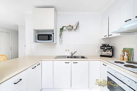 Property photo of 2/6 Brookside Road Labrador QLD 4215